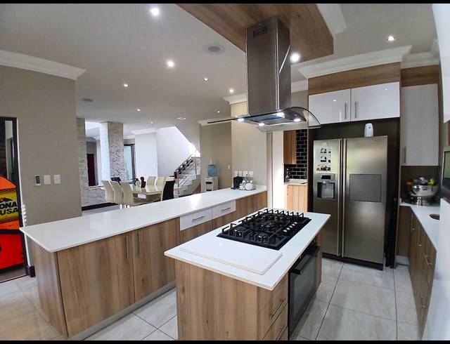 4 BEDROOM GOLF ESTATE FOR SALE IN BLUE VALLEY GOLF ESTATE